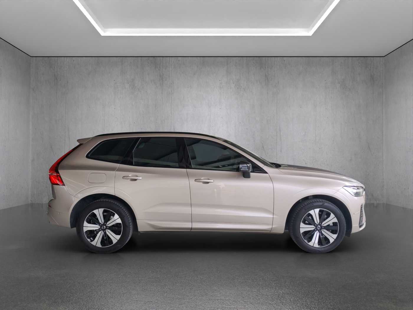 Volvo  XC60 Ultra, T8 AWD Plug-in hybrid, Electric/Petrol, Dark