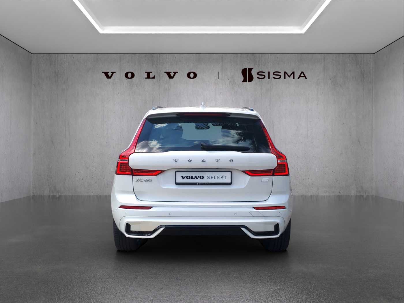 Volvo  XC60 Ultra, T8 AWD Plug-in hybrid, Electric/Petrol, Dark