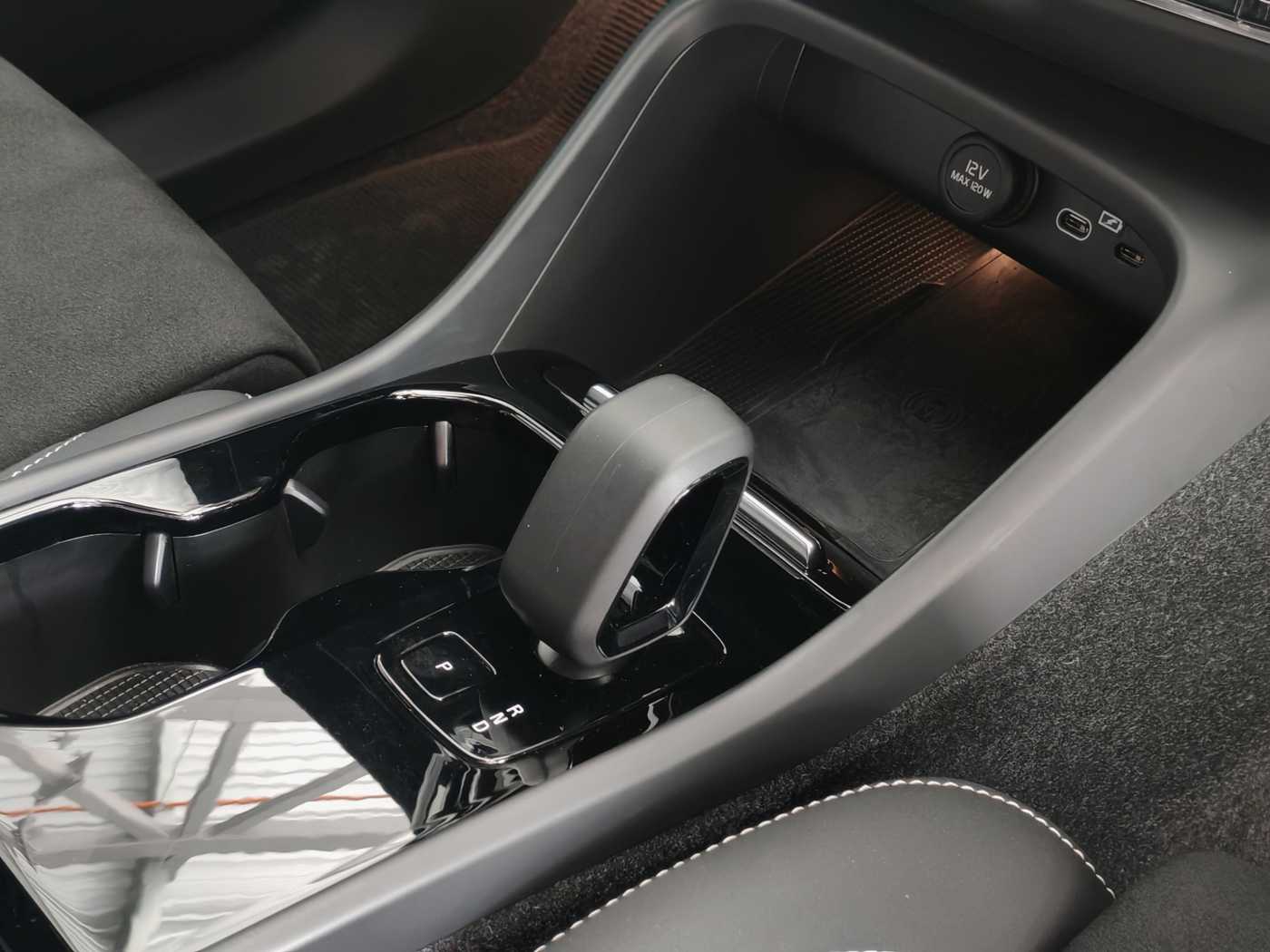 Volvo  XC40 Recharge Recharge, Pure Electric