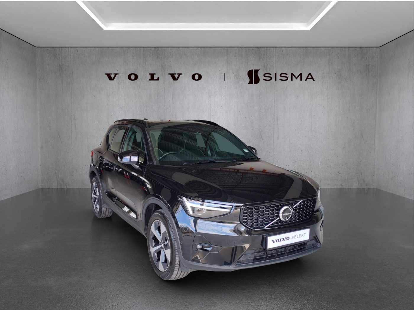 Volvo  XC40 Plus, B5 AWD Mild hybrid, Petrol, Dark