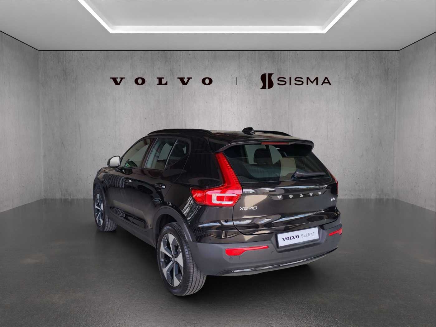 Volvo  XC40 Plus, B5 AWD Mild hybrid, Petrol, Dark