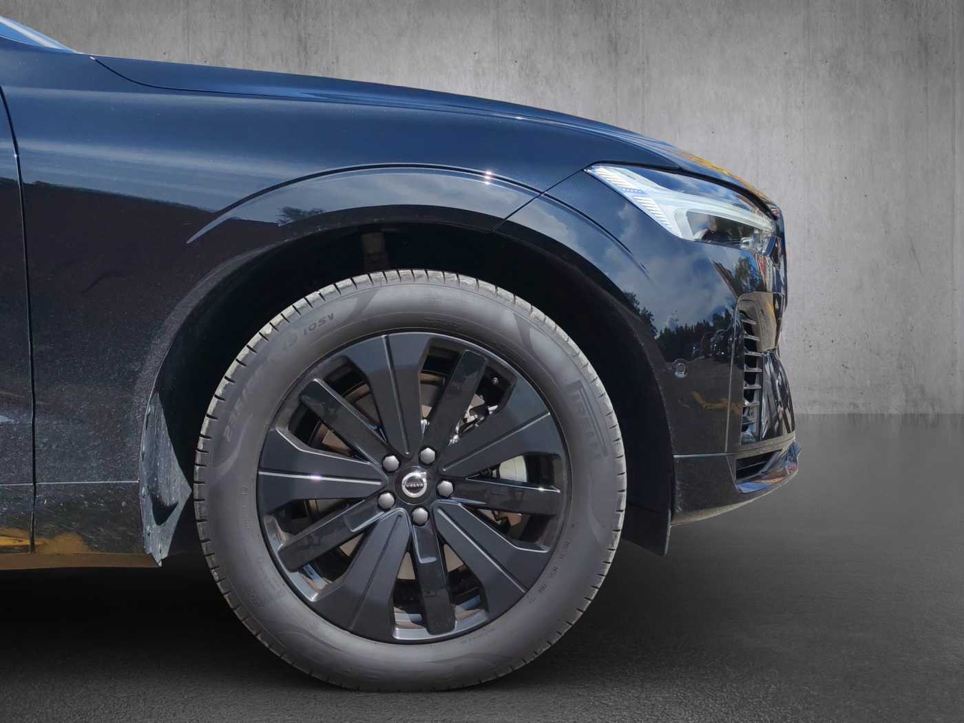 Volvo  XC60 Ultra, T8 AWD Plug-in hybrid, Electric/Petrol, Dark