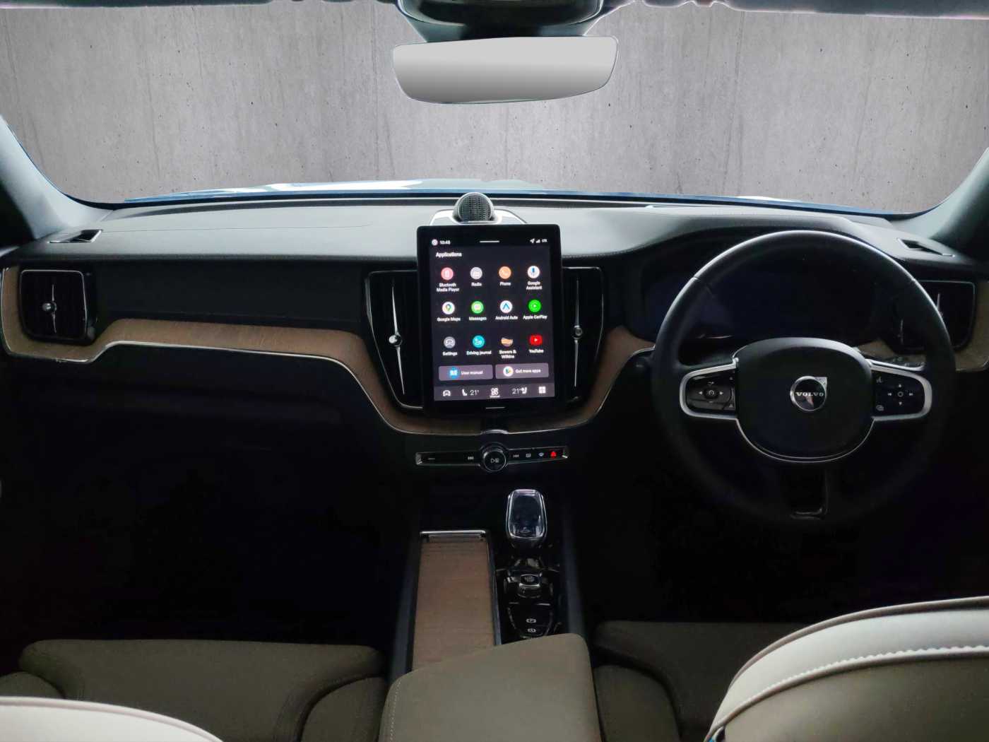 Volvo  XC60 Ultra, T8 AWD Plug-in hybrid, Electric/Petrol, Dark