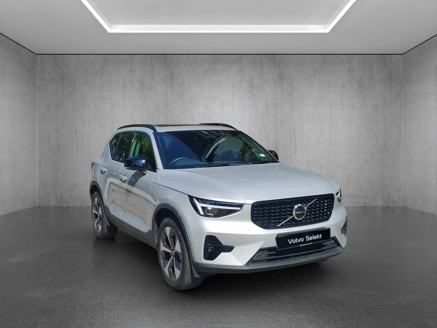 Volvo XC40 Plus, B5 AWD Mild hybrid, Petrol, Dark