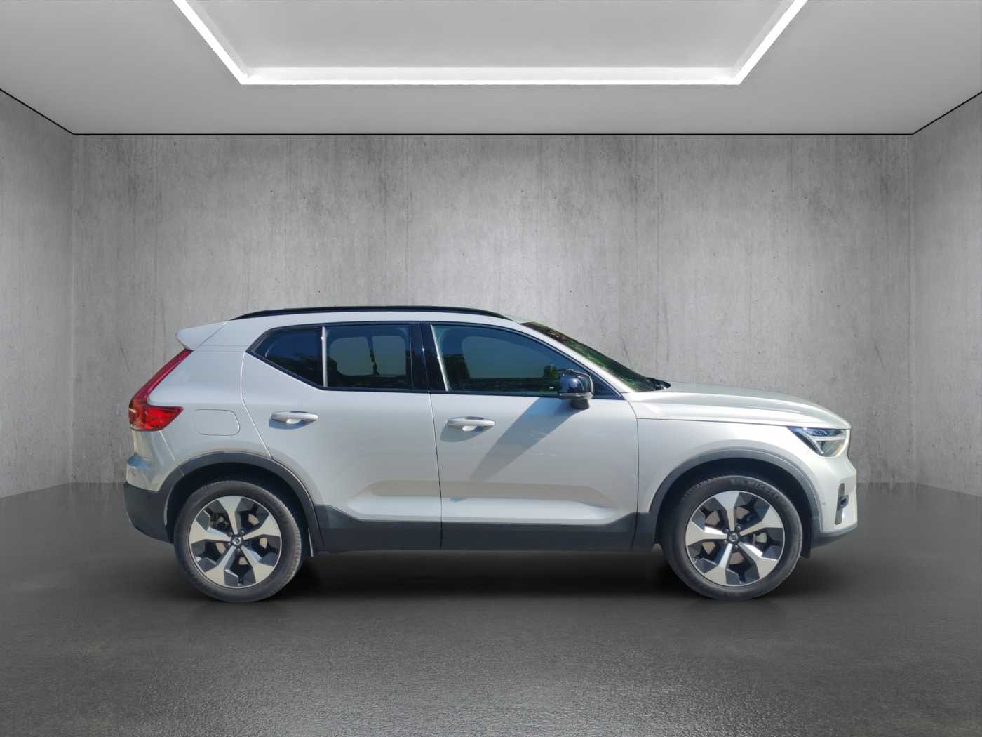 Volvo XC40 Plus, B5 AWD Mild hybrid, Petrol, Dark