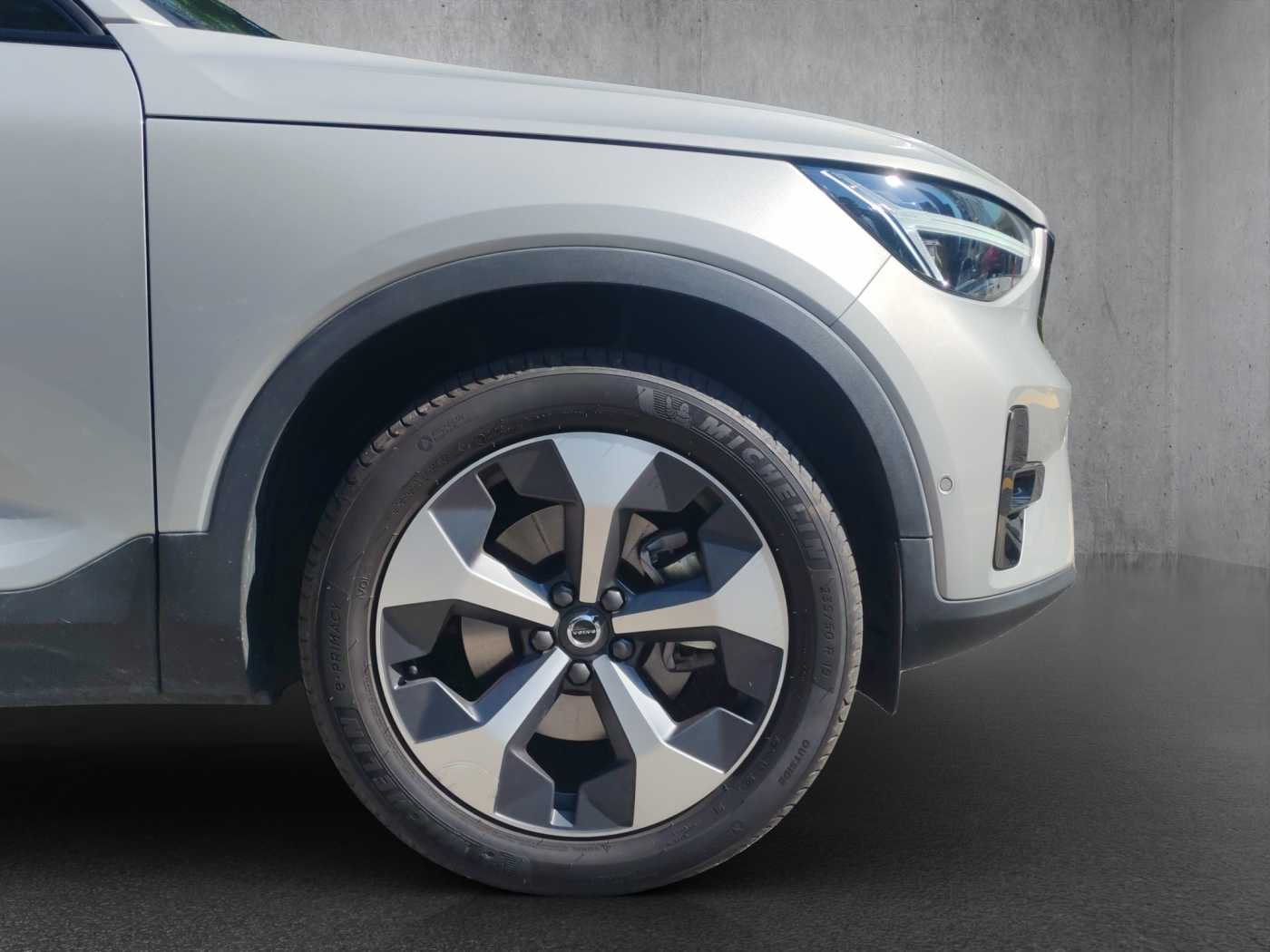 Volvo XC40 Plus, B5 AWD Mild hybrid, Petrol, Dark