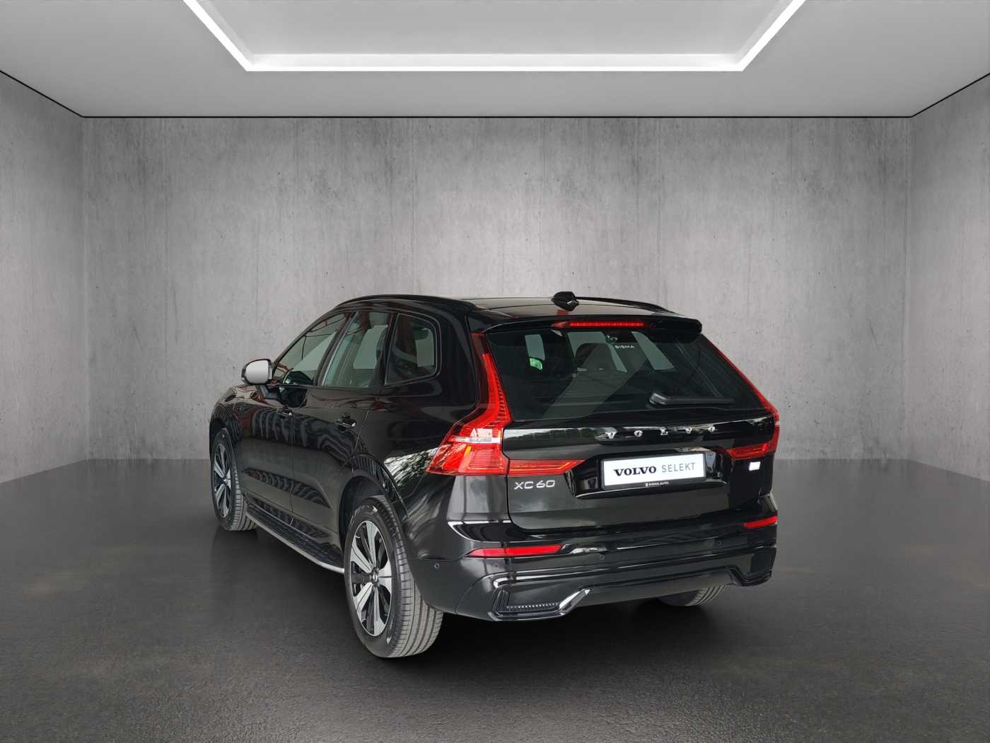Volvo  XC60 Recharge Ultimate, T8 AWD Plug-in hybrid, Electric/Petrol, Dark