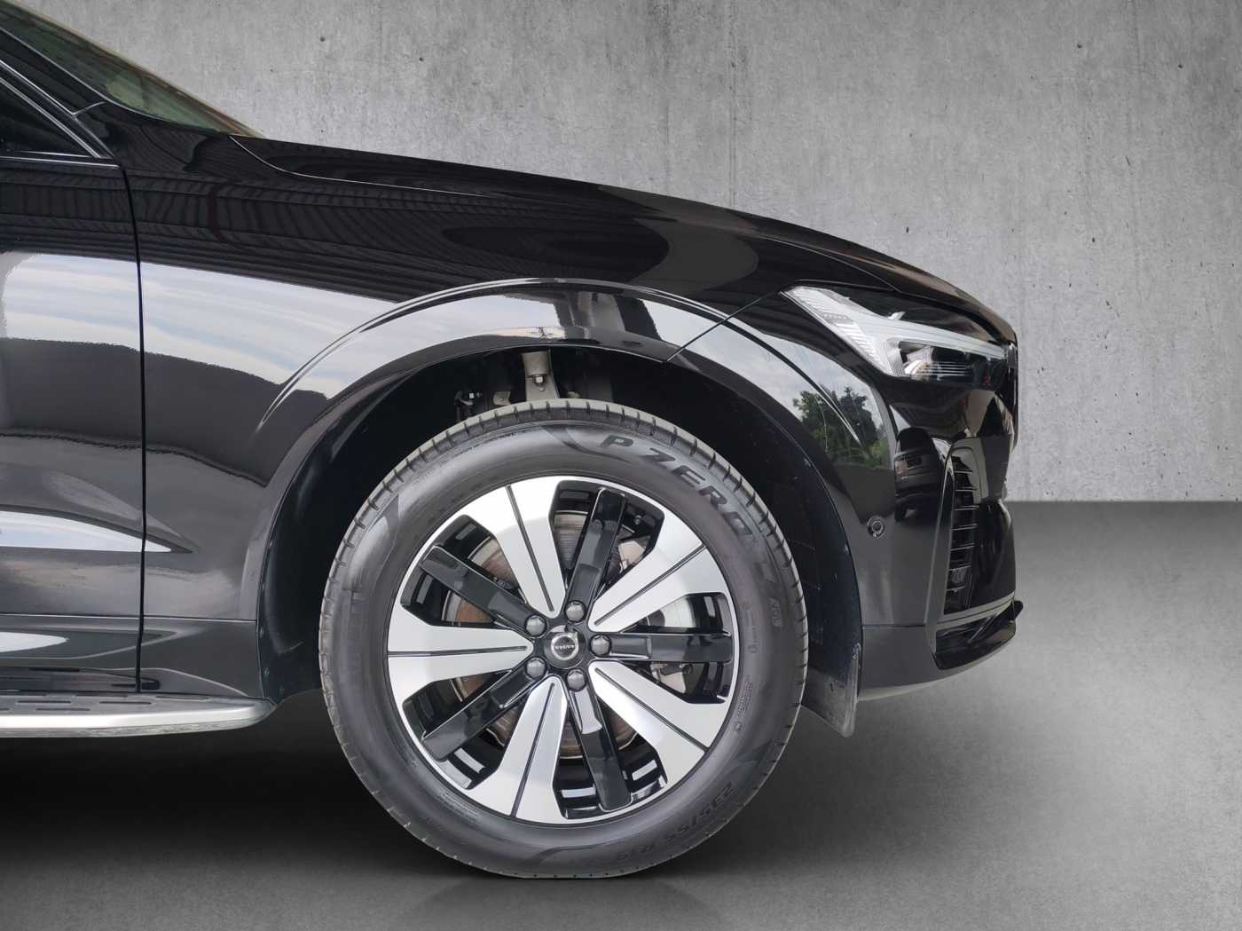 Volvo  XC60 Recharge Ultimate, T8 AWD Plug-in hybrid, Electric/Petrol, Dark