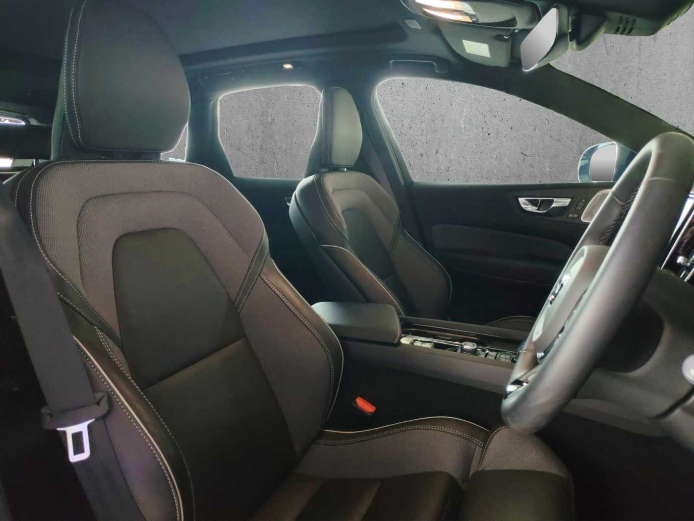 Volvo XC60 Ultra, T8 AWD Plug-in hybrid, Electric/Petrol, Dark