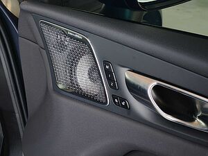 Volvo  XC60 Ultra, T8 AWD Plug-in hybrid, Electric/Petrol, Dark