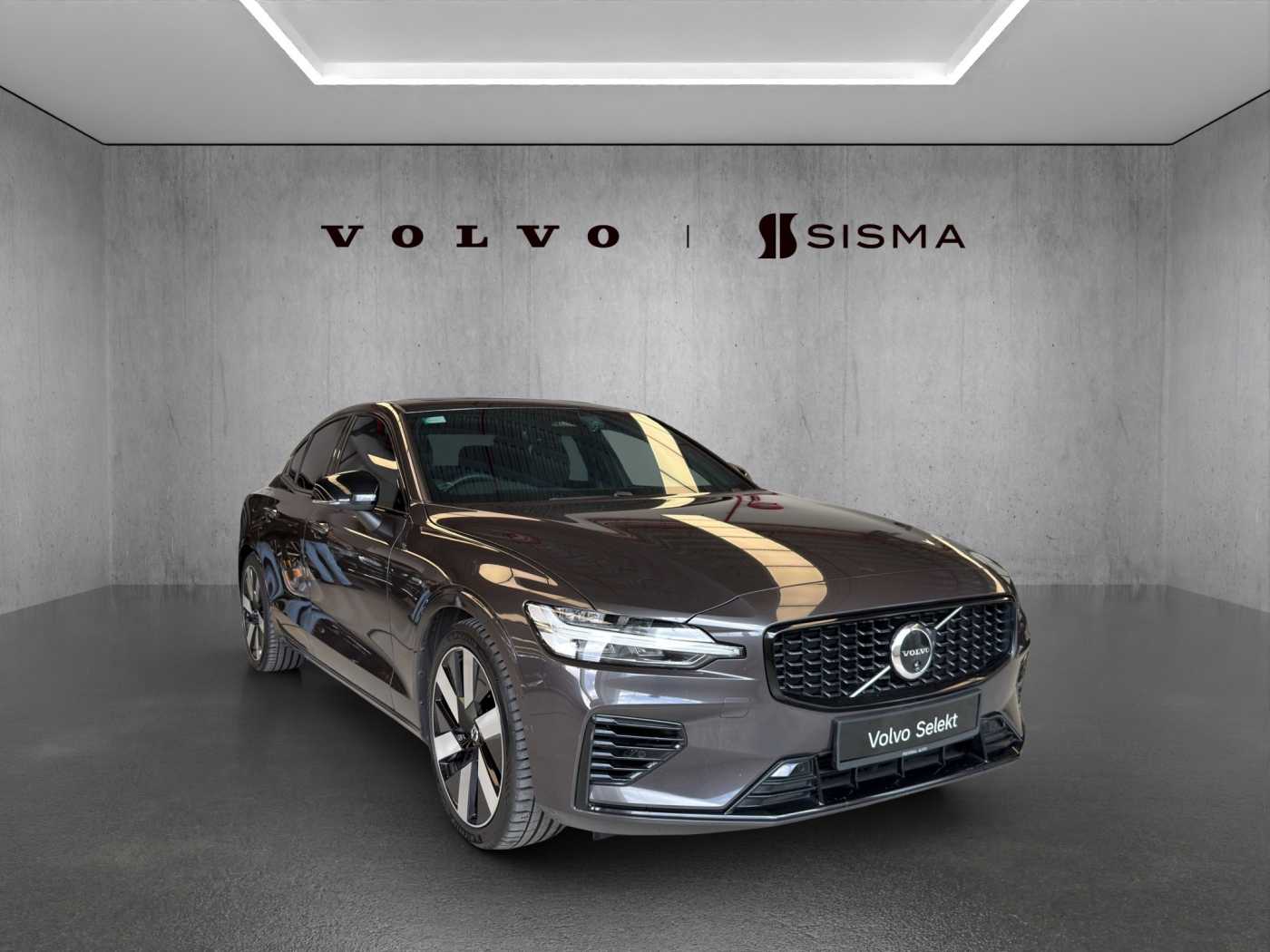 Volvo  Recharge Plus, T8 AWD Plug-in hybrid, Electric/Petrol, Dark