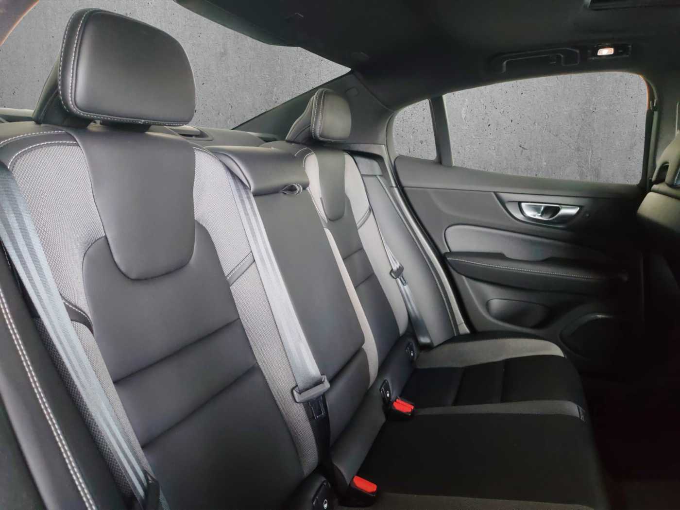 Volvo  Recharge Plus, T8 AWD Plug-in hybrid, Electric/Petrol, Dark