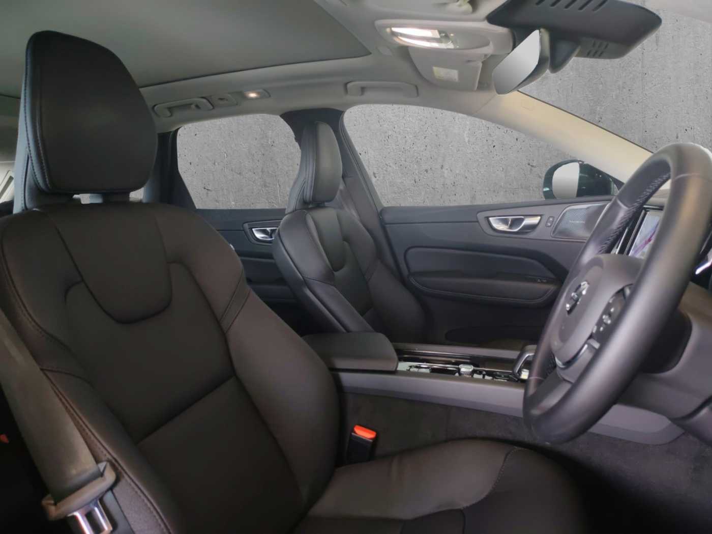 Volvo  XC60 Essential, B5 AWD Mild hybrid, Petrol