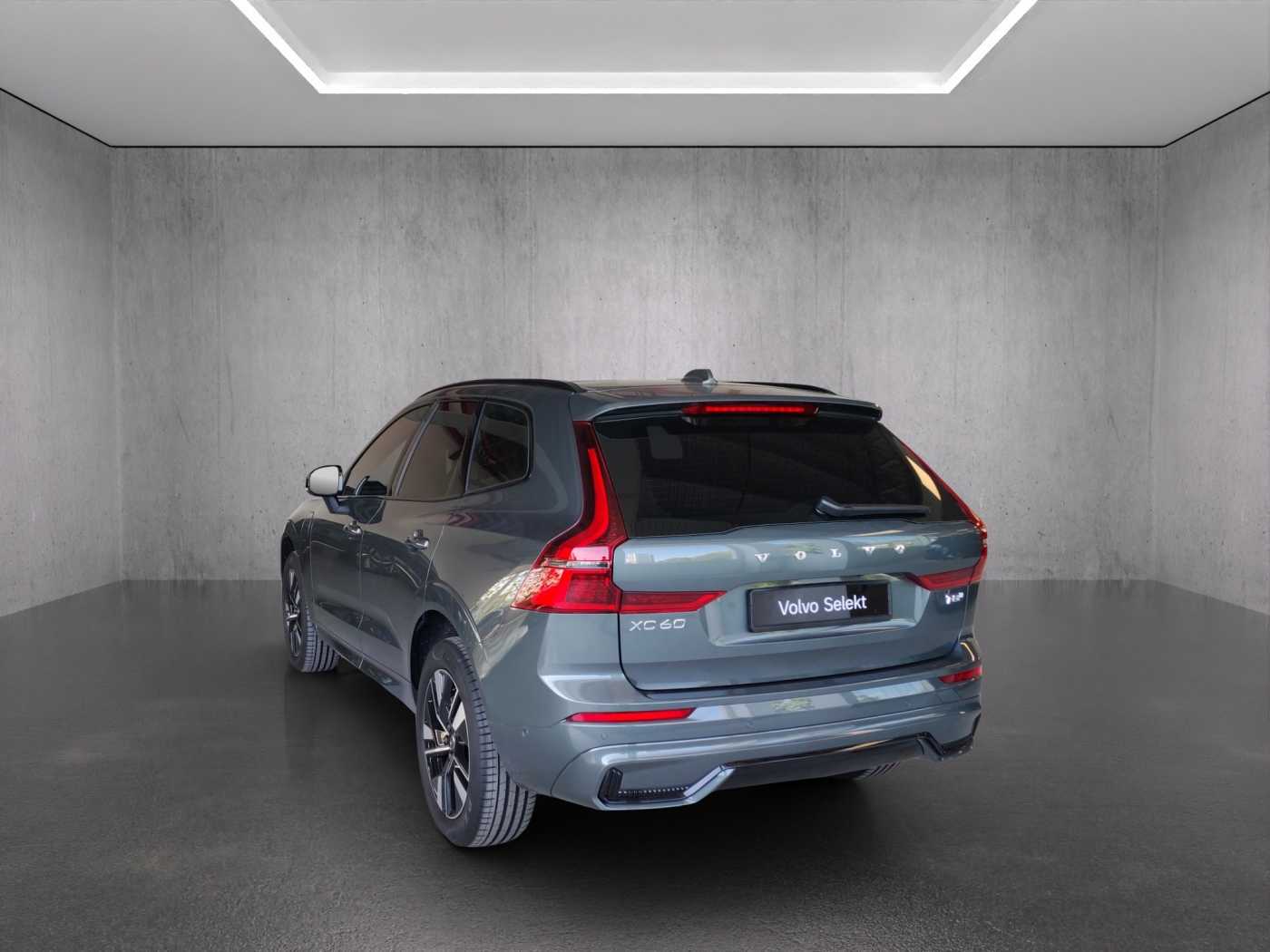 Volvo  XC60 Ultra, T8 AWD Plug-in hybrid, Electric/Petrol, Dark