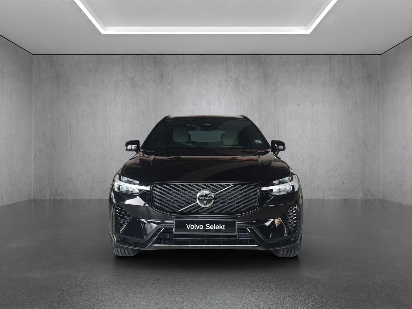 Volvo  XC60 Ultra, T8 AWD Plug-in hybrid, Electric/Petrol, Dark