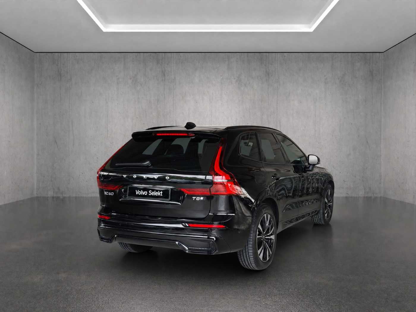 Volvo  XC60 Ultra, T8 AWD Plug-in hybrid, Electric/Petrol, Dark