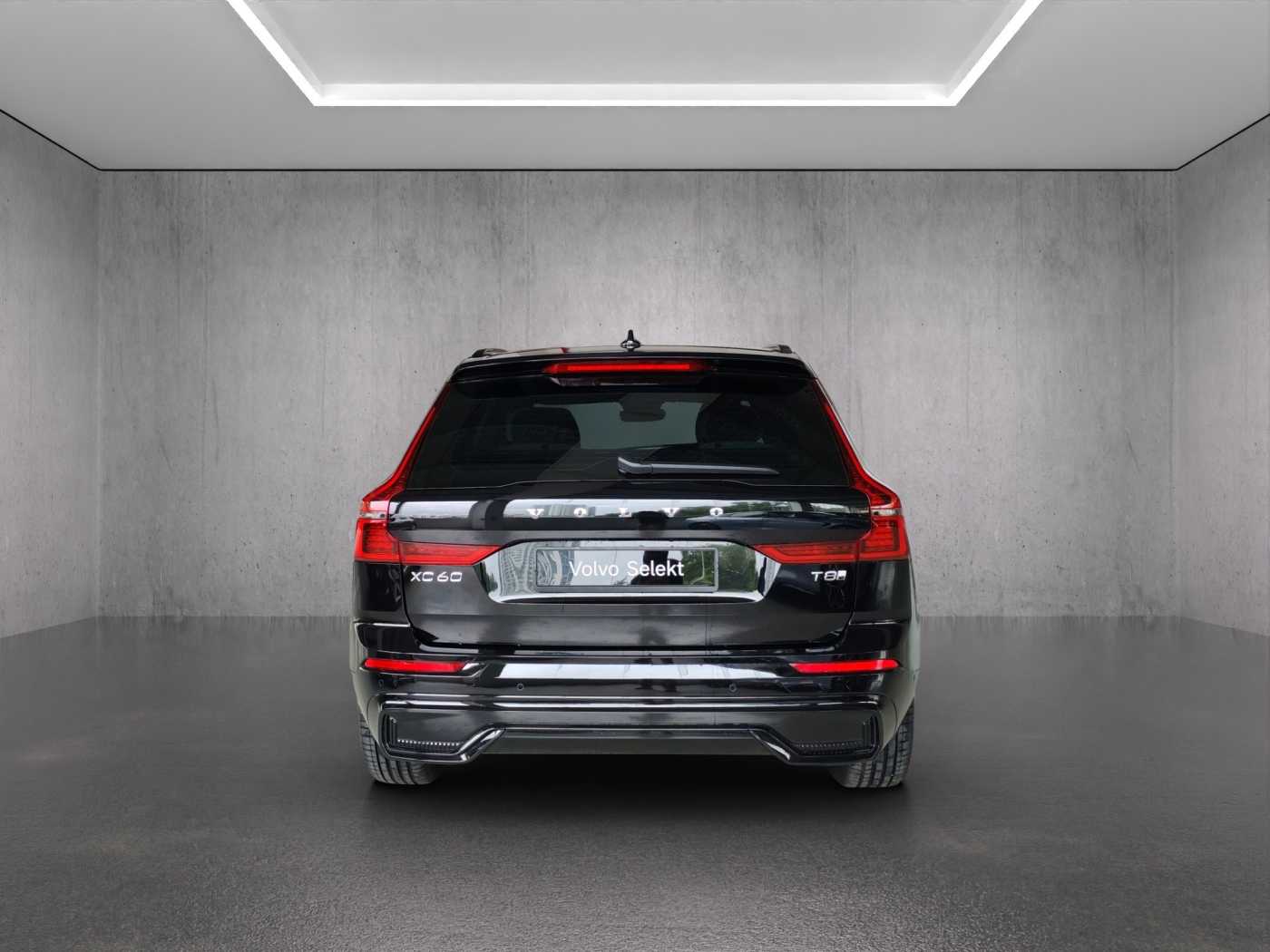 Volvo  XC60 Ultra, T8 AWD Plug-in hybrid, Electric/Petrol, Dark