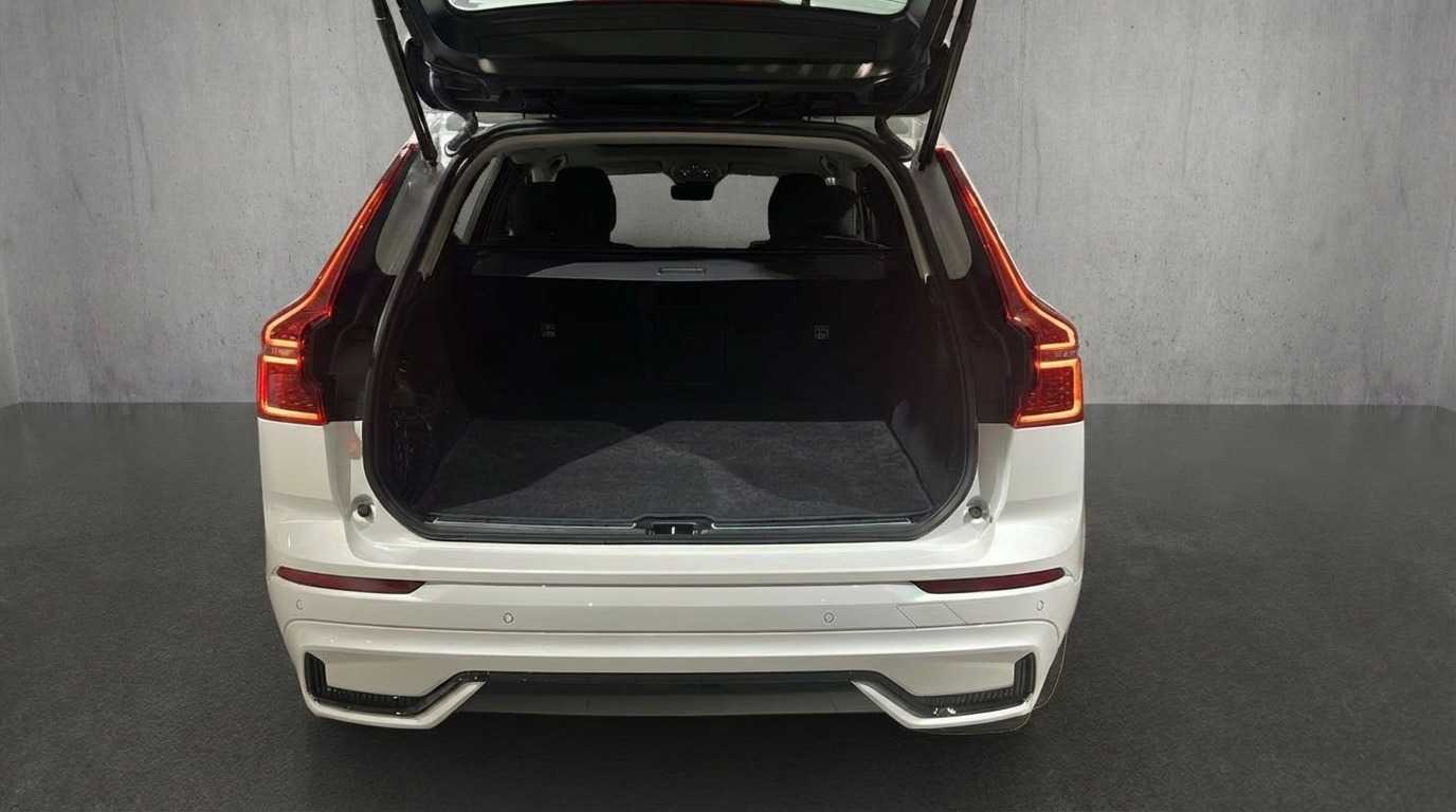 Volvo XC60 Ultra, T8 AWD Plug-in hybrid, Electric/Petrol, Dark