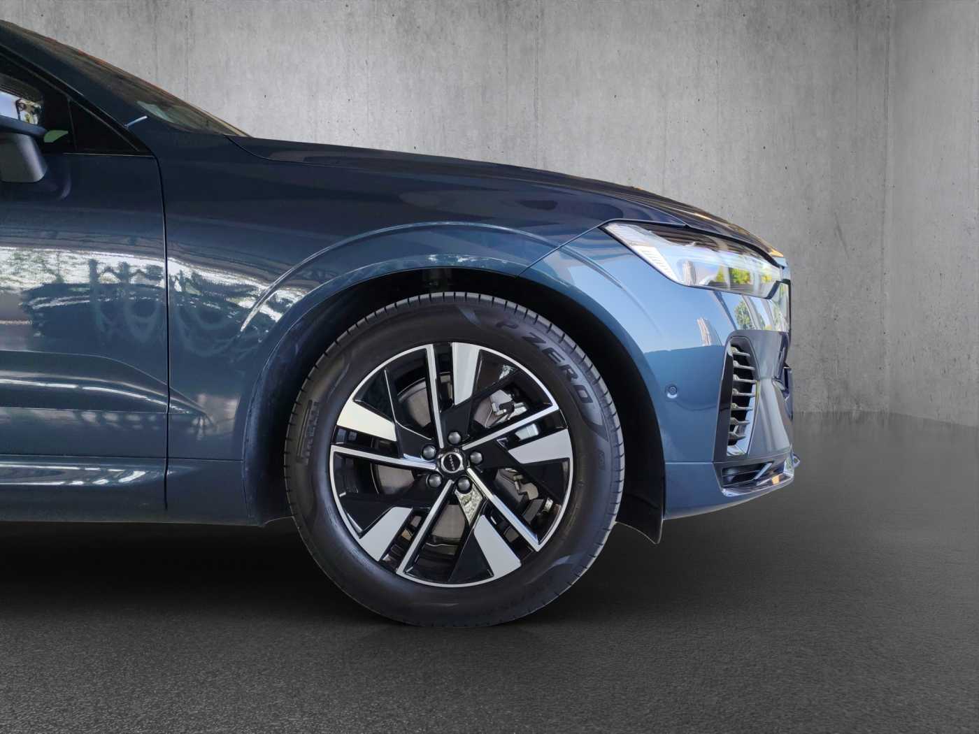 Volvo XC60 Ultra, T8 AWD Plug-in hybrid, Electric/Petrol, Dark