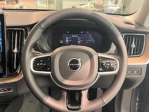 Volvo  XC60 Ultra, T8 AWD Plug-in hybrid, Electric/Petrol, Dark